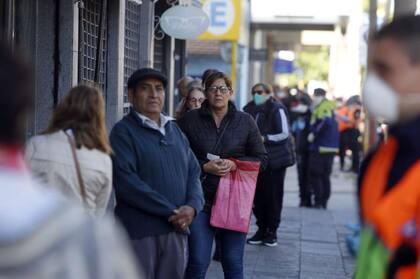 Las declaraciones del intendente Francou sobre el futuro de sus pensiones generaron indignación