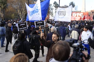 Jubilados y otras agrupaciones marchan hacia la Casa Rosada