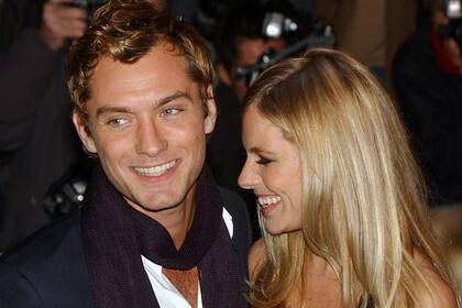 Jude Law y Sienna Miller