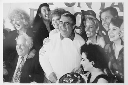 Judith, inconfundible en los programas televisivos y obras de teatro encabezadas por Jorge Porcel, pero también por el Negro Olmedo, Darío Víttori y Nito Artaza. Junto con Luisa Albinoni, Silvia Pérez y Adriana Brodsky, su presencia despampanante marcó una época.