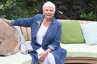 Judi Dench, sobre la enfermedad que afecta su visión: “Alguien siempre va a estar a mi lado”