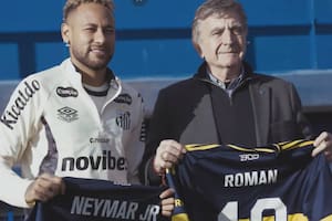 Neymar se entrenó en un predio de Boca y recibió un regalo muy especial de Riquelme
