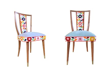 Juego 6 de sillas americanas de madera maciza de Petiribí con regatones de bronce (cons. precio, Laboratorio de Objetos) / Labobjetos.com