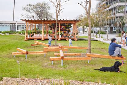 Juegos al aire libre en el Parque Central de Puertos. 