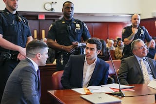 Jueza prohíbe a fiscales buscar la pena de muerte contra acusado de matar a CEO de UnitedHealthcare