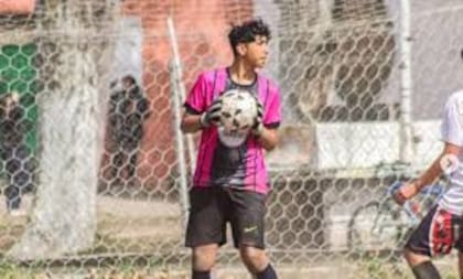 Jugaba al truco con sus compañeros y se sintió mal. A Lautaro Maineri le detectaron un coágulo en la cabeza cuando llegó a la clínica.