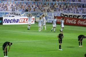 Noche de polémicas: Atlético Tucumán hundió aún más a un Racing casi eliminado