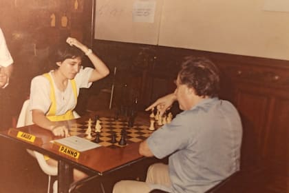 Jugando contra el ajedrecista Oscar Panno