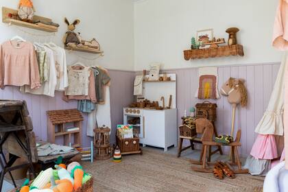 Juguetes de madera y ropa sustentable, la mejor combinación infantil.