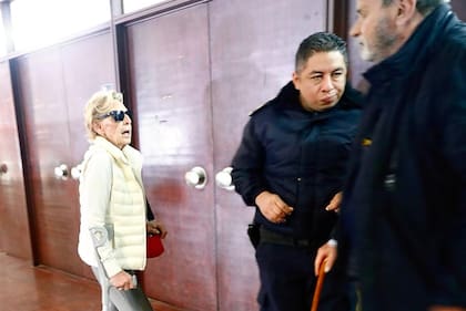 Jaqueline Barbará al ingresar en la sala de audiencias