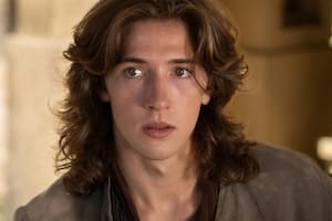 Estuvo en una serie de Netflix y hoy arma carpas en San Clemente del Tuyú