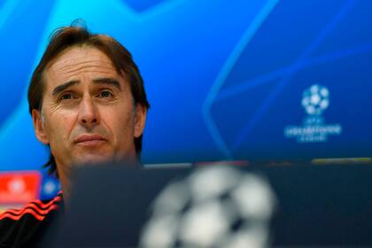 Julen Lopetegui se muestra fuerte, pero Florentino Pérez le busca reemplazante
