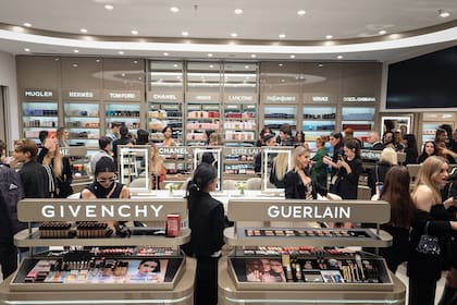 Juleriaque lidera hoy el segmento de perfumería y cosmética en el país con más del 45% del share de mercado.