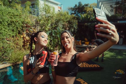 Juli Castro y Sofi Santos en la Dr. Lemon House.