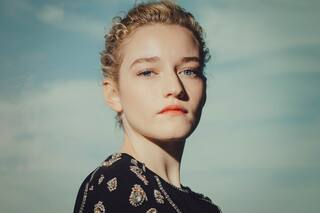 Julia Garner: “Todos mis personajes tienen una voz interior muy fuerte”