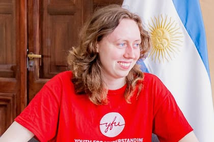 Julia Horn, miembro del programa de intercambio YFU, visitó Catamarca hace unos días y fue recibida por el gobernador Raúl Jalil