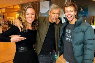 Julia Stiles y Poppy Delavigne se encuentran en la Argentina, grabando una serie