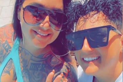 Julia y Cassandra descubrieron que, además de amigas, eran hermanas