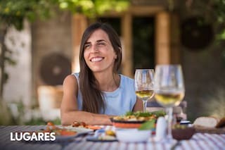 Cómo pasó del cartel de gaseosa en su aeropuerto a ser meca del vino