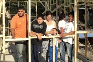 Nacían con ceguera congénita, no sabía por qué, vivía en una casa precaria y la culpaban