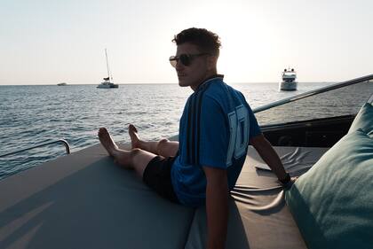 Julián Álvarez en modo Diego Maradona: la espectacular camiseta retro de la selección que lució en sus vacaciones. Foto/Instagram: @juliaanalvarez