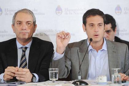 Julián Álvarez junto a Alak, durante los debates por la reforma judicial