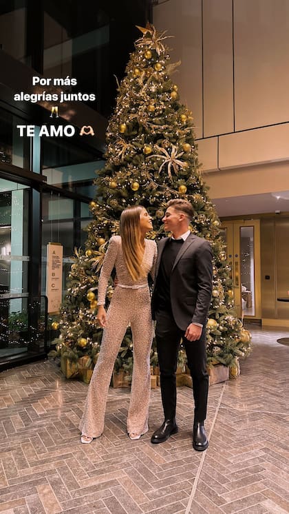 Julián Álvarez junto a Emilia Ferrero en Año Nuevo