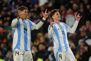Julián Álvarez sentenció la victoria de la selección argentina sobre Chile con un golazo desde afuera del área: fue el 2 a 0 parcial