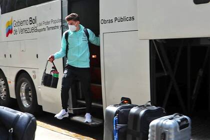 Julián Álvarez, uno de los dos futbolistas del seleccionado que ya están en Venezuela junto al cuerpo técnico encabezado por Lionel Scaloni para el partido del jueves por las eliminatorias para el Mundial Qatar 2022.