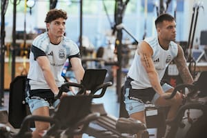 Dos titulares volvieron a trabajar con normalidad y la selección recupera soldados en la cuenta regresiva al Mundial