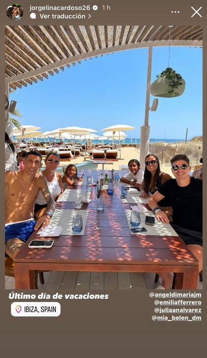 Julián Álvarez y su novia, María Emilia Ferrero, viajaron a Ibiza y se encontraron con Ángel Di María y su familia (Foto: Instagram @jorgelinacardoso26)