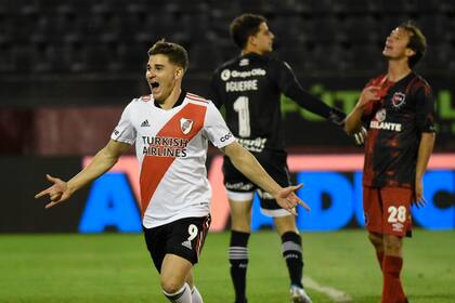 Julián Álvarez y una noche para el recuerdo en el Coloso Bielsa