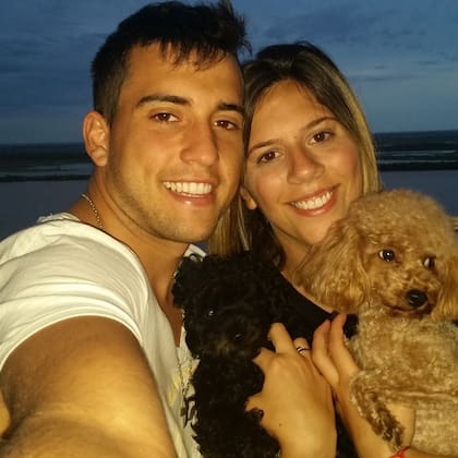 Julián Arellano y María Sol se conocieron en Rosario y llevan alrededor de 11 años en pareja (Foto: Instagram @tuli_arellano9)