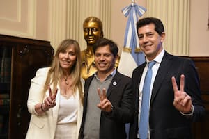 El viaje de Kicillof a España a una cumbre progresista reavivó la interna con el kirchnerismo