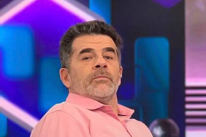 Julián Weich conduce, junto a Carolina Papaleo, el grato programa de entrevistas Vivo para vos
