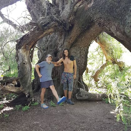 Julián Weich y su hijo Jerónimo, algunos años atrás