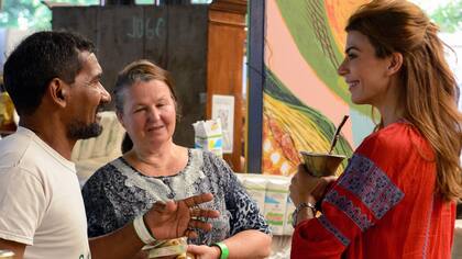 Juliana Awada visitó la feria gastronómica Masticar en el espacio El Dorrego, en el barrio porteño de Colegiales