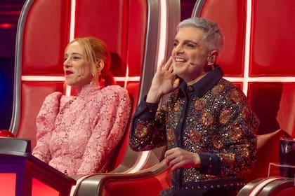 Juliana Gattas y Ale Sergi en La Voz Argentina