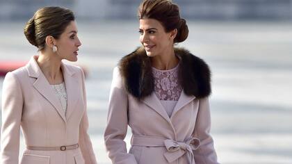 Juliana y Letizia en el Patio de las Armas