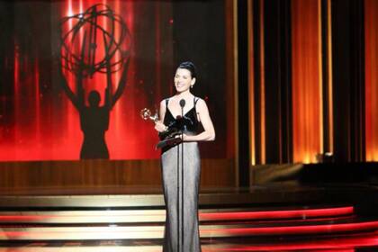 Julianna Margulies feliz con su premio