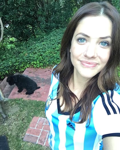Julie Gonzalo distribuye su vida entre Los Ángeles, Miami y Buenos Aires