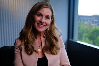 La mujer que tiene la misión de sacar a los niños de las redes sociales (y las amenazas que recibe por ello)