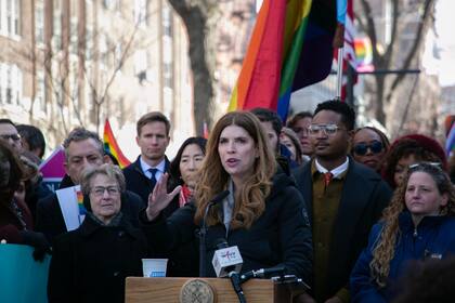 Julie Menin, entre las representantes de las autoridades de Nueva York en la acción