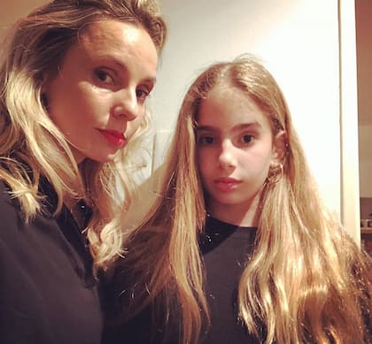 Julieta Cardinali y su hija Charo Calamaro