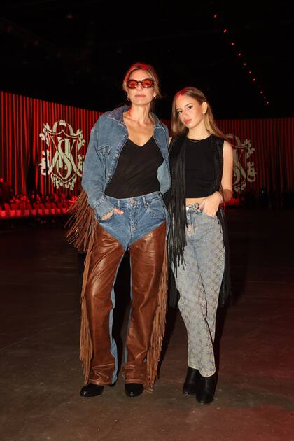 Julieta Cardinali y su hija Charo Calamaro.