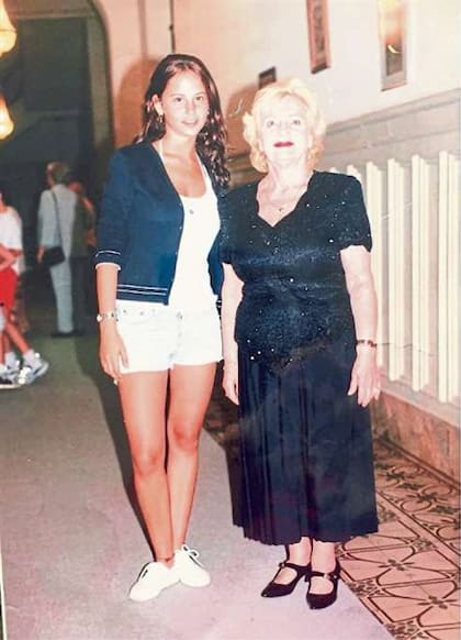 Julieta Cayetina y Esther Cajg