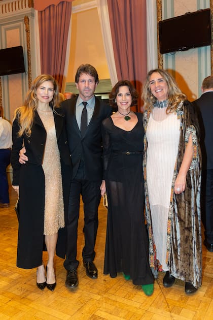 Julieta Kemble, Justo Saavedra, Juana Santillán Braun y Milagros Resta.