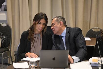 Julieta Makintach, junto a su abogado Darío Saldaño