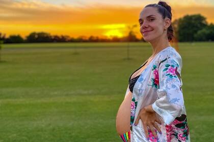 Julieta Nair Calvo, feliz en el quinto mes de embarazo (Crédito: Instagram/@julietanaircalvo)