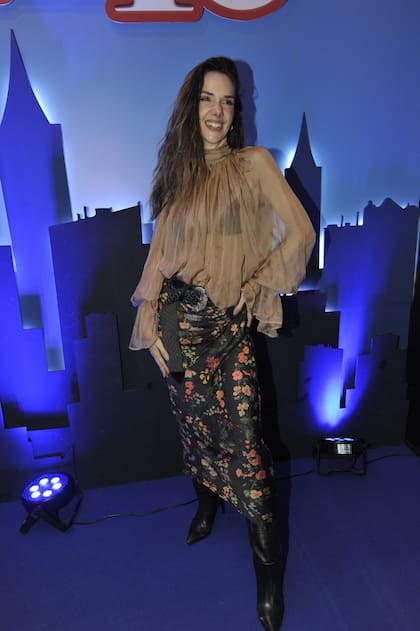 Julieta Nair Calvo interpreta a la dulce y determinada secretaria Grace Farrell y fue una de las intérpretes que cosechó mejores críticas después del estreno